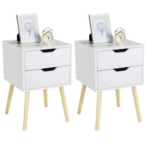 Dvi modernios, baltos spalvos spintelės